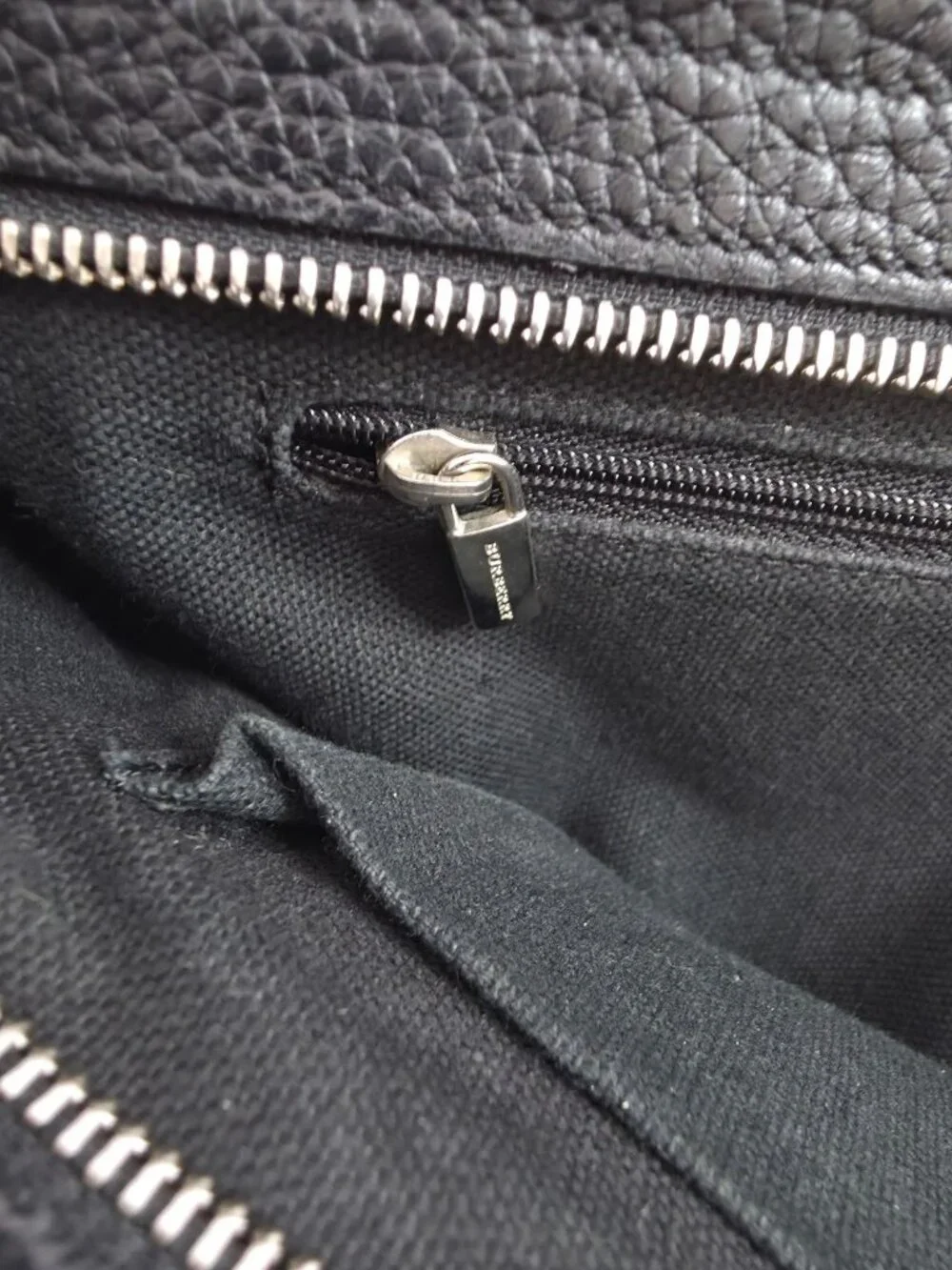 Burberry Black Pebble Leather Horn Toggle Tote Bag Nova Check Side Panels Italy - Picture 9 of 12